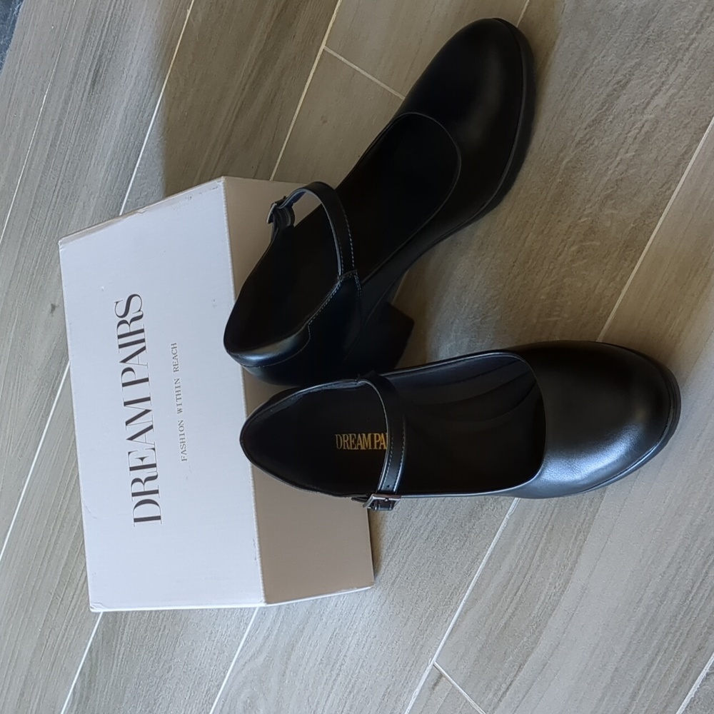 Dream pairs Mary Jane stand all day shoes